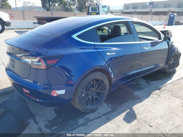 2018 TESLA MODEL 3 5YJ3E1EA4JF011799 Photo 3