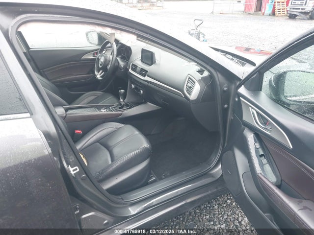 3MZBN1V35JM260571 Mazda py