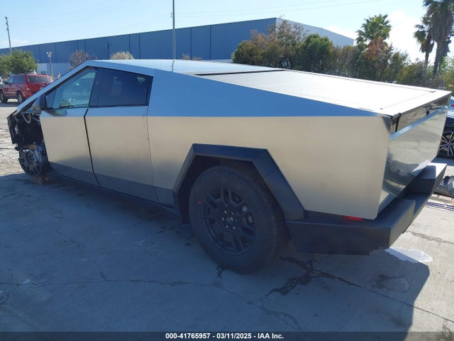 2025 TESLA CYBERTRUCK 7G2CEHED1SA060070 Photo 2