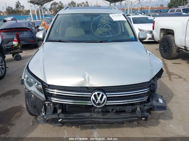 WVGBV7AX2FW579797 Volkswagen TIGUAN SE