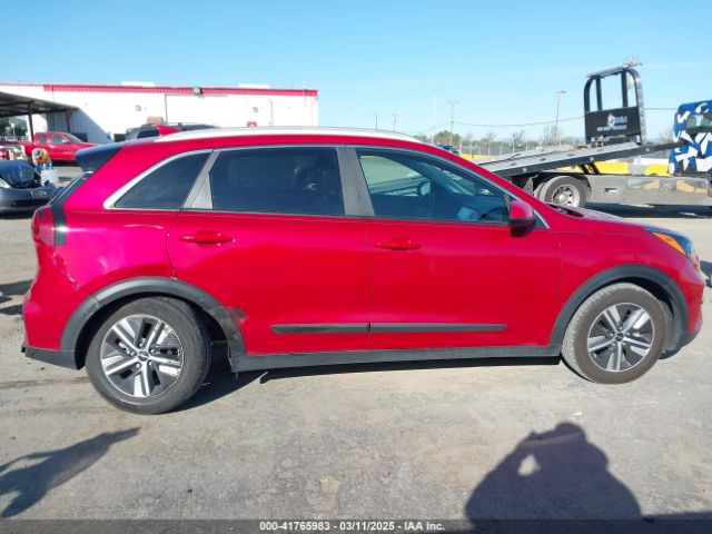 KNDCB3LC9N5541086 KIA Niro Lxs