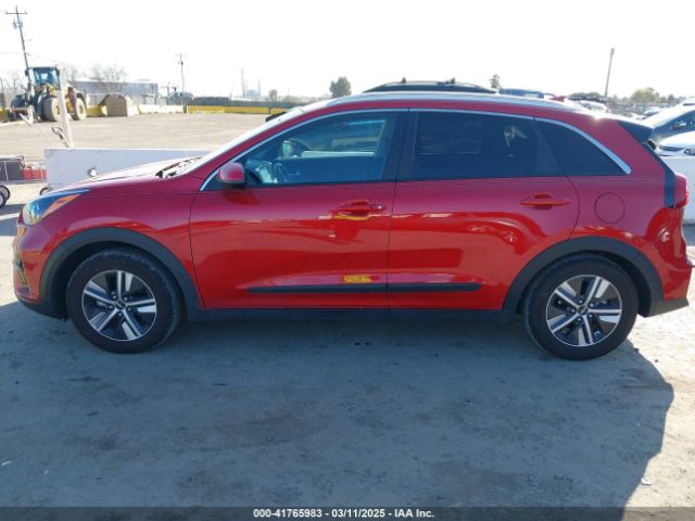 KNDCB3LC9N5541086 KIA Niro Lxs