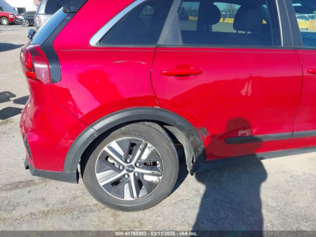 KNDCB3LC9N5541086 KIA Niro Lxs