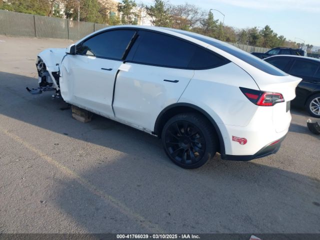 2021 TESLA MODEL Y 5YJYGDEE9MF149217 Photo 2
