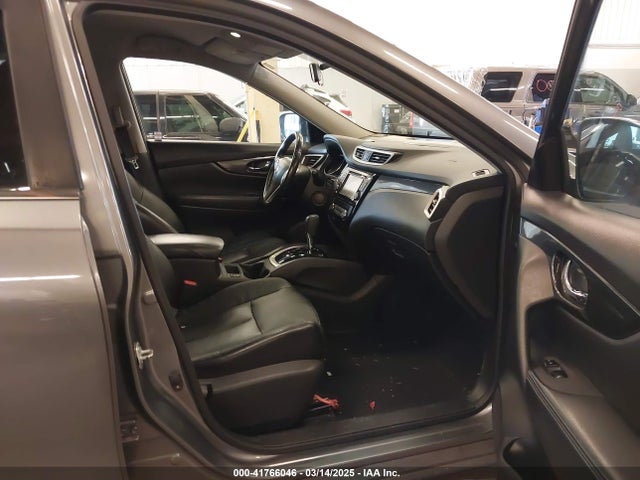 JN8AT2MV3GW139936 Nissan Rogue Sl