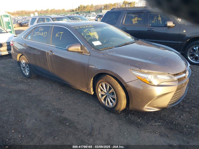 2015 Toyota Camry Hybrid Le მანქანა იყიდება აუქციონზე, vin: 4T1BD1FK1FU143614, აუქციონის ნომერი: 41766165