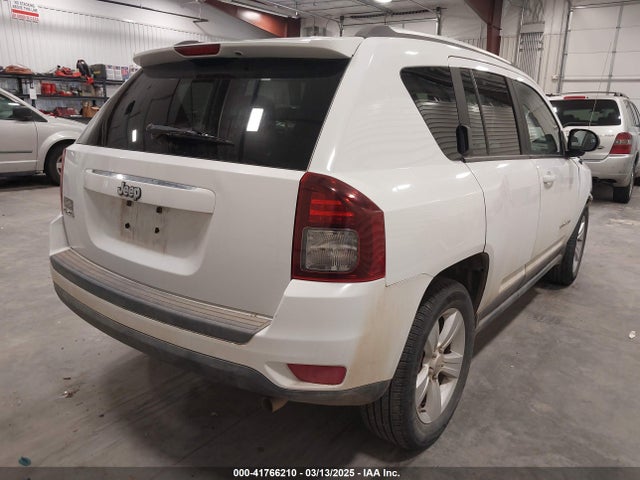 1C4NJDBB7FD381498 Jeep Compass Sport
