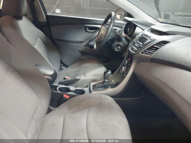 5NPDH4AE0GH737255 Hyundai ELANTRA SE