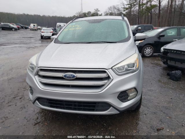 1FMCU0GD2HUE84747 Ford ESCAPE SE
