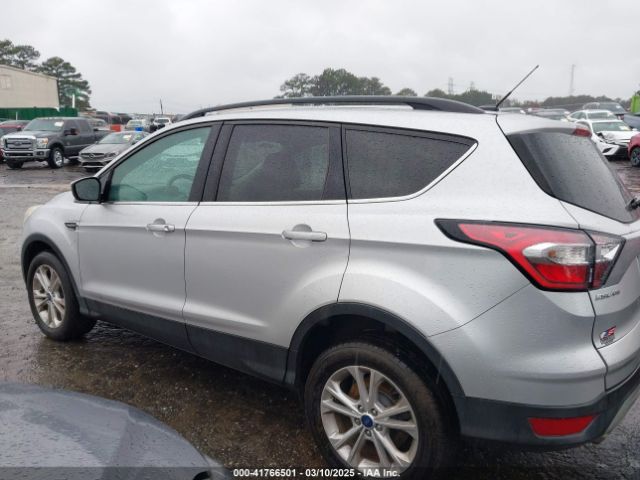1FMCU0GD2HUE84747 Ford ESCAPE SE