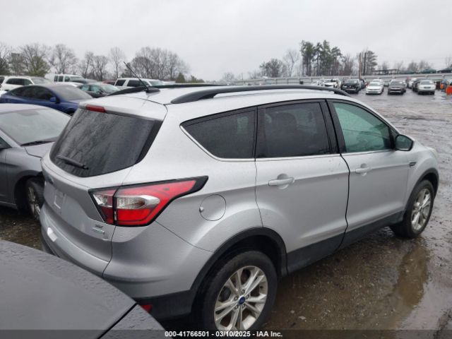 1FMCU0GD2HUE84747 Ford ESCAPE SE