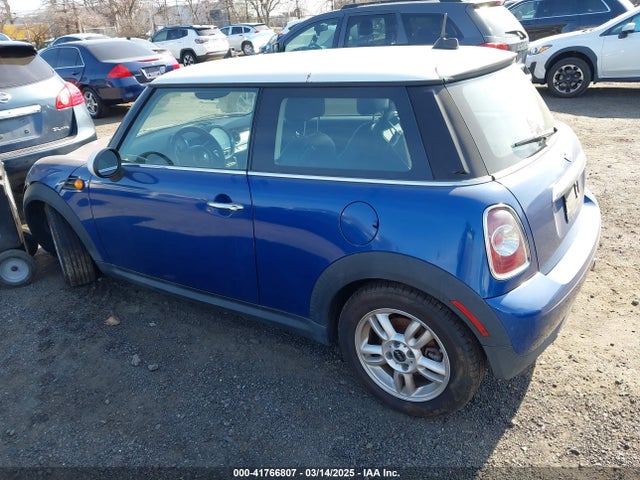 2013 MINI HARDTOP WMWSU3C59DT546898 Photo 2