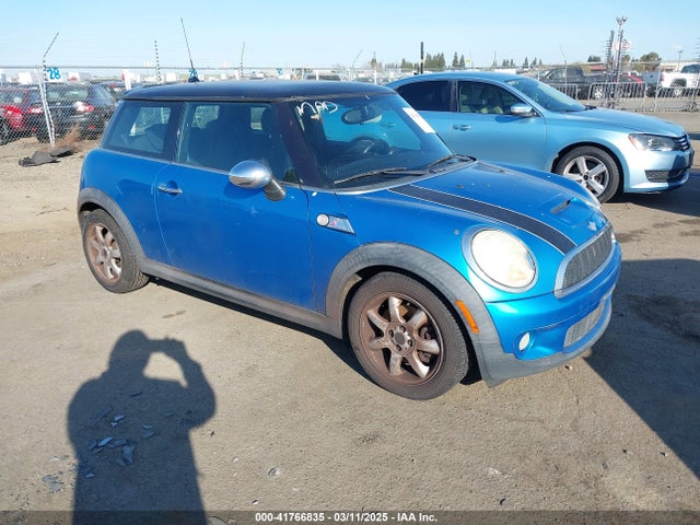 2007 MINI COOPER S WMWMF73517TL87003 Photo 0