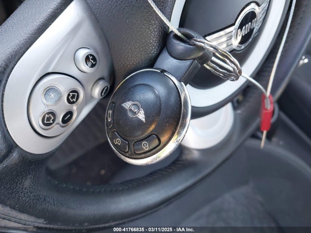 2007 MINI COOPER S WMWMF73517TL87003 Photo 10
