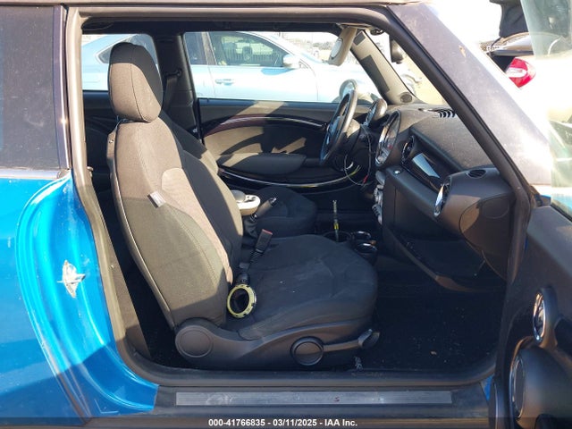 2007 MINI COOPER S WMWMF73517TL87003 Photo 4