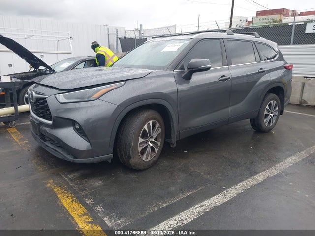 Toyota Highlander Xle 2023 5TDKDRBH2PS005597 Image 2