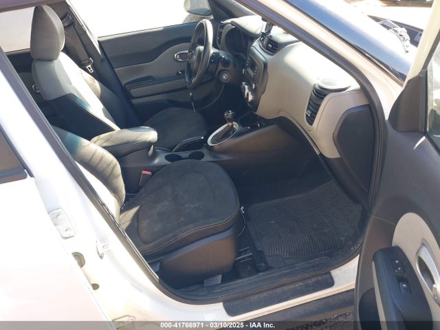 KIA SOUL + 2014 KNDJP3A53E7031558 Image 5