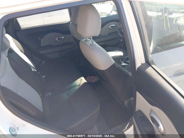 KIA SOUL + 2014 KNDJP3A53E7031558 Image 8
