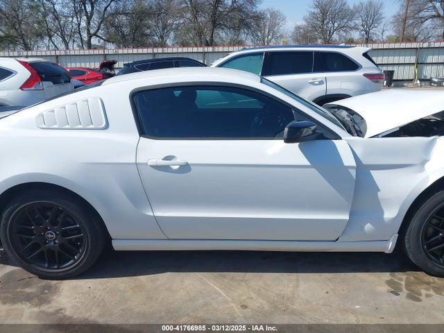 1ZVBP8AM9E5303807 Ford Mustang V6