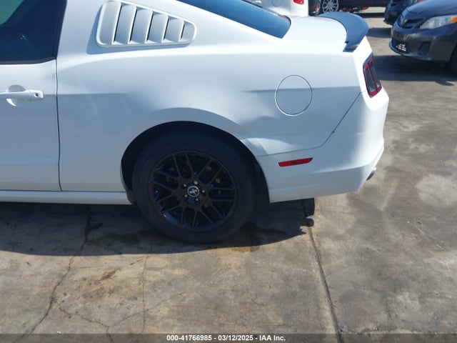 1ZVBP8AM9E5303807 Ford Mustang V6