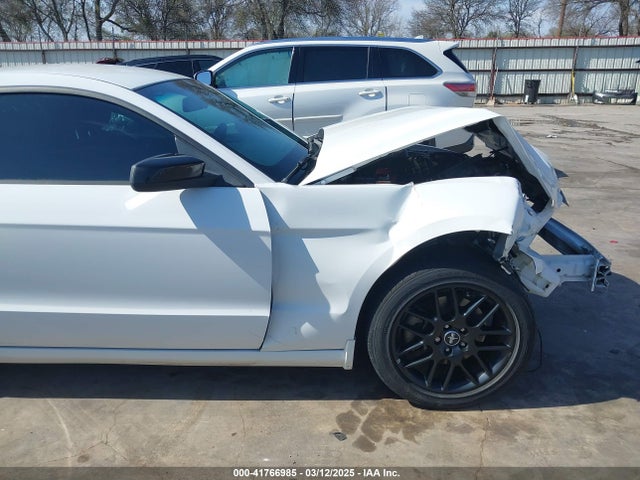 1ZVBP8AM9E5303807 Ford Mustang V6