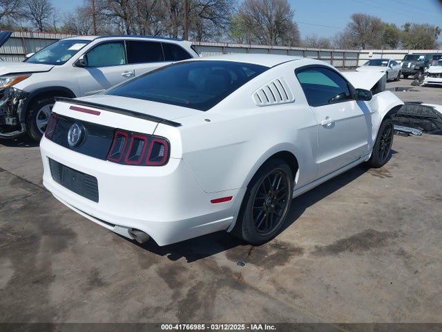 1ZVBP8AM9E5303807 Ford Mustang V6