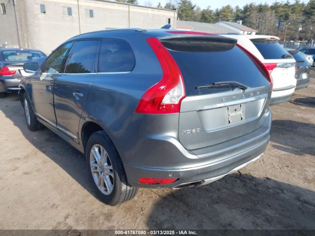 2016 VOLVO XC60 YV4612RK2G2857570 Photo 2