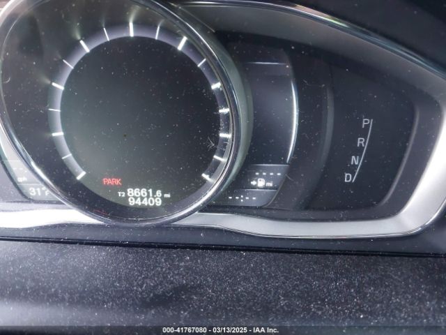 2016 VOLVO XC60 YV4612RK2G2857570 Photo 6
