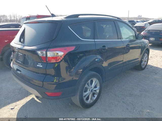 1FMCU0GD5JUA15304 Ford ESCAPE SE