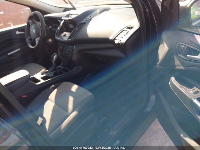 1FMCU0GD5JUA15304 Ford ESCAPE SE