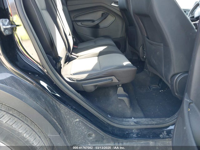 1FMCU0GD5JUA15304 Ford ESCAPE SE