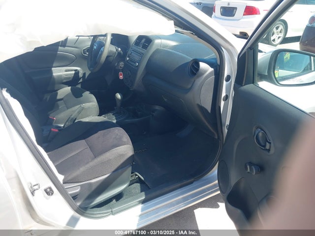 3N1CN7AP4JL818034 Nissan Versa 1.6 S+
