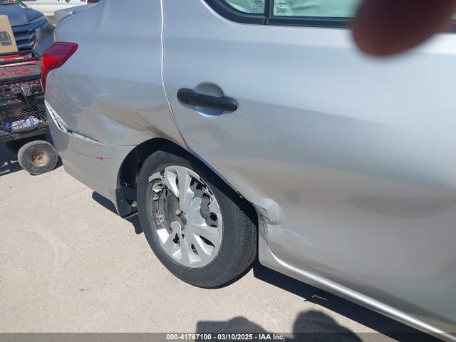 3N1CN7AP4JL818034 Nissan Versa 1.6 S+
