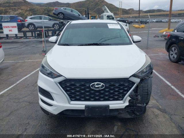 KM8J23A48KU026984 Hyundai TUCSON SE