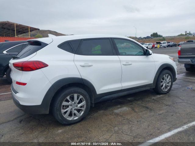 KM8J23A48KU026984 Hyundai TUCSON SE