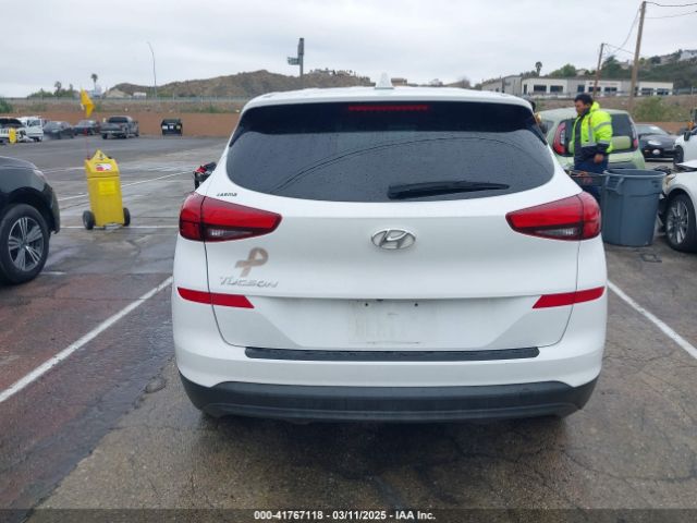 KM8J23A48KU026984 Hyundai TUCSON SE