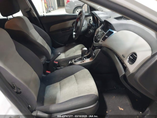 1G1PA5SG5E7207414 Chevrolet Cruze Ls Auto
