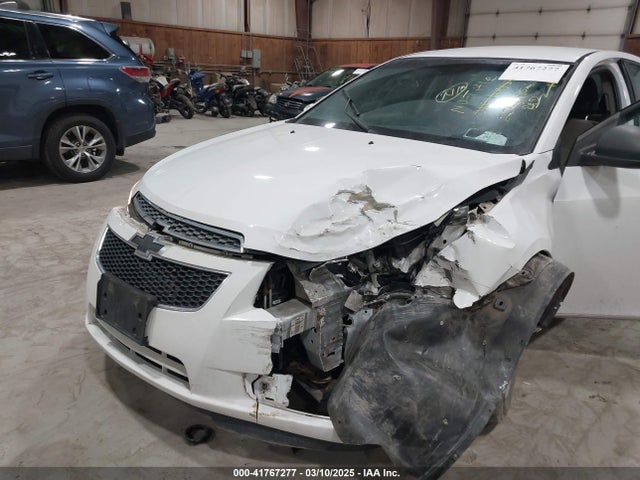 1G1PA5SG5E7207414 Chevrolet Cruze Ls Auto