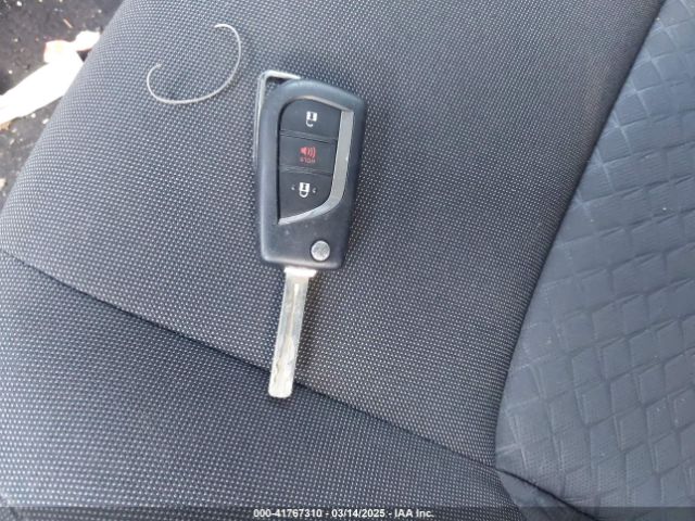 NMTKHMBX1LR108498 Toyota C-HR LE
