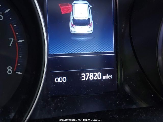 NMTKHMBX1LR108498 Toyota C-HR LE
