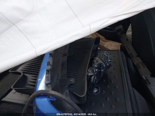 NMTKHMBX1LR108498 Toyota C-HR LE
