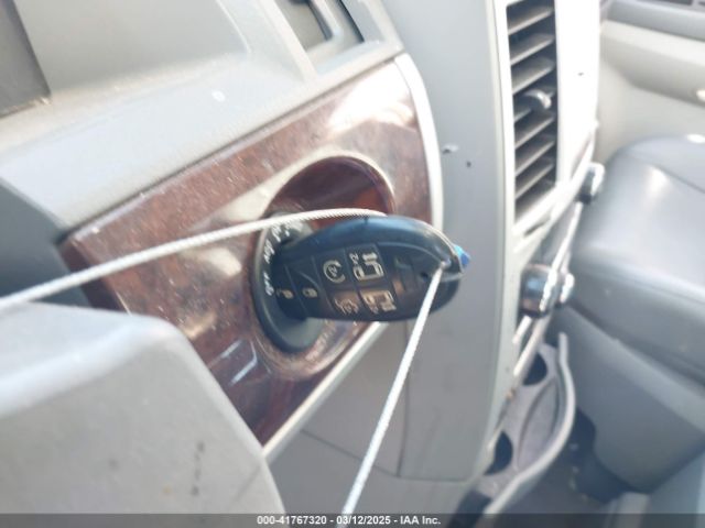 2010 CHRYSLER TOWN & COUNTRY 2A4RR5D10AR241247 Photo 10