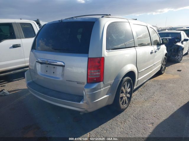 2010 CHRYSLER TOWN & COUNTRY 2A4RR5D10AR241247 Photo 3