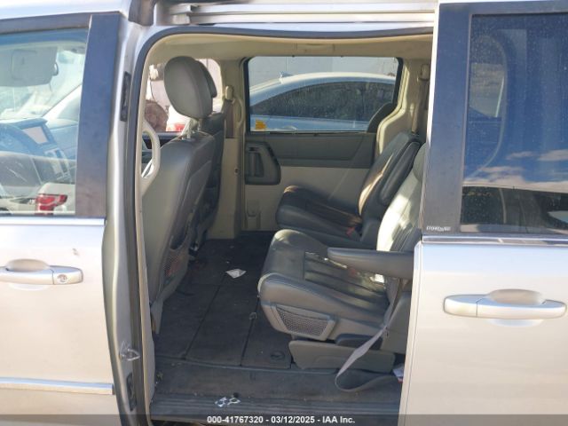 2010 CHRYSLER TOWN & COUNTRY 2A4RR5D10AR241247 Photo 7