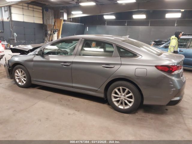 5NPE24AF6KH817599 Hyundai SONATA SE