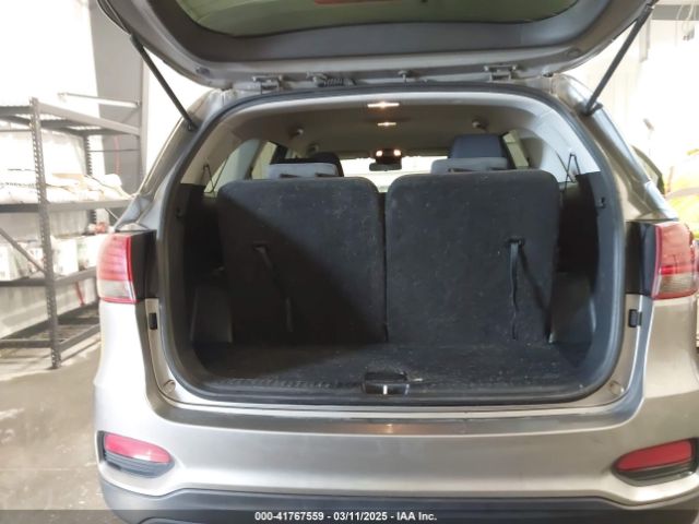 5XYPGDA55KG483686 KIA Sorento 3.3l Lx