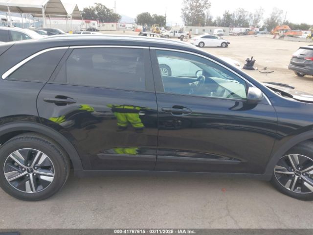 KNDCB3LC5N5548360 KIA Niro Lxs