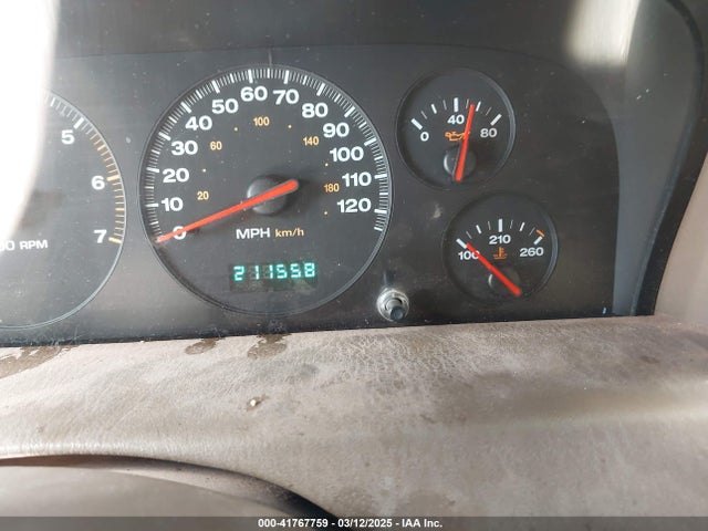 2000 Jeep Grand Cherokee Limited მანქანა იყიდება აუქციონზე, vin: 1J4GW58N0YC419352, აუქციონის ნომერი: 41767759