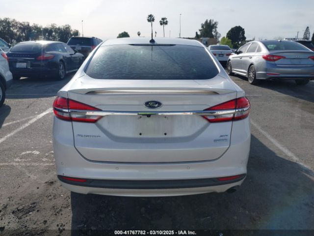 3FA6P0HD6HR312807 Ford FUSION SE