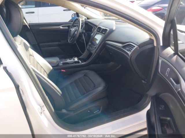 3FA6P0HD6HR312807 Ford FUSION SE